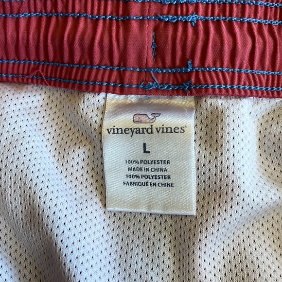 Vineyard Vines mens patriotic swim trunks / board shorts, size L. - Picture 3 of 6